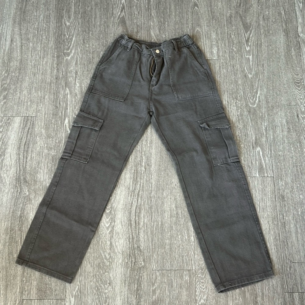Mid Rise cargo style loose pant